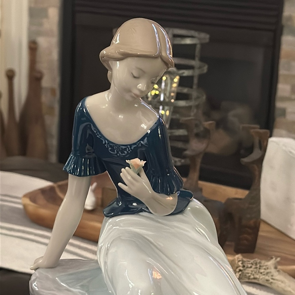 Lladro “Spring Reflections” Special Edition Figurine, #1704, New Condition w/Box